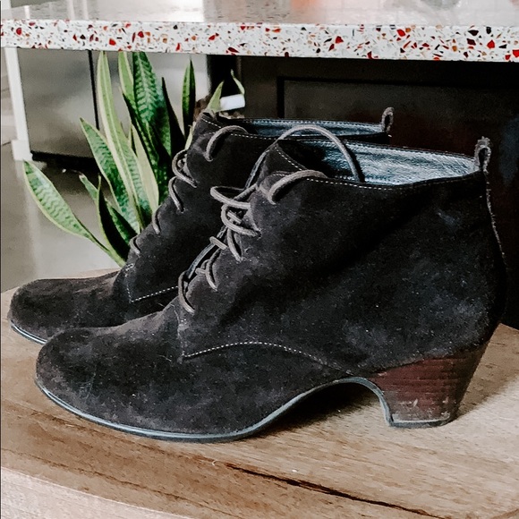 Clarks Shoes - Clark’s Artisan leather ankle booties